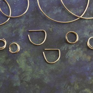 small gold hoop earrings